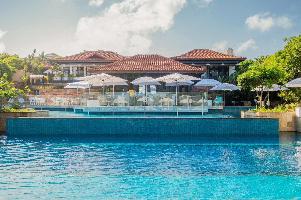 Hotel The Capital Zimbali Ballito Exteriér fotografie The swimming pool at the resort