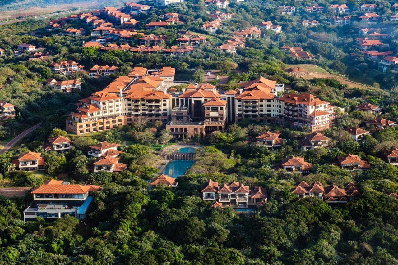 Hotel The Capital Zimbali Ballito Exteriér fotografie The Banyan Tree Hotel in Phuket, Thailand
