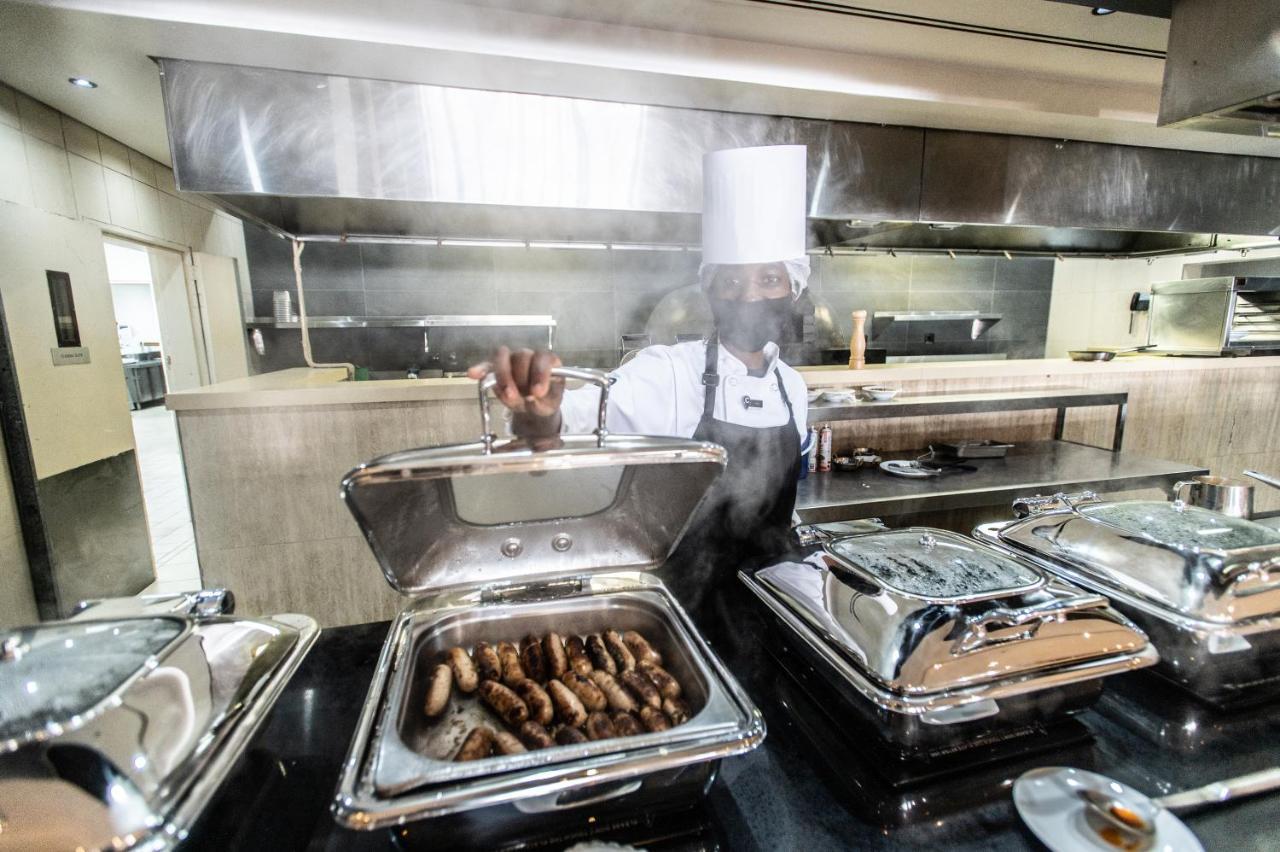 Hotel The Capital Zimbali Ballito Exteriér fotografie A commercial kitchen